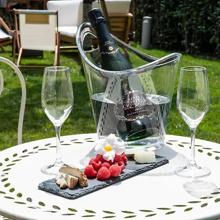 Gallo 1915, Luxurious With Garden And